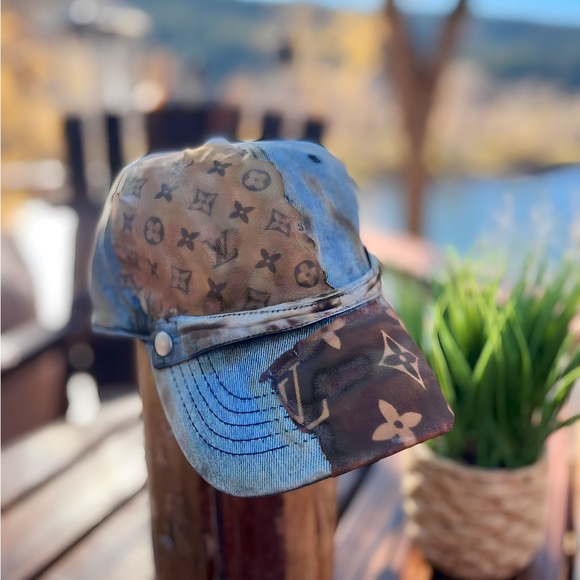 Custom made hats by Rakel Jay - Picture 3 of 7